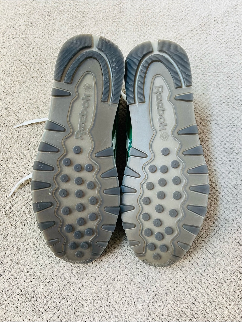 Reebok Human Rights Women’s Size 9 Green Suede Classic Court Low Top Sneakers - Picture 8 of 11
